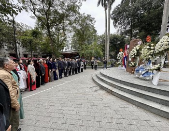 Tưởng nhớ anh hùng dân tộc Cuba José Martí tại Hà Nội