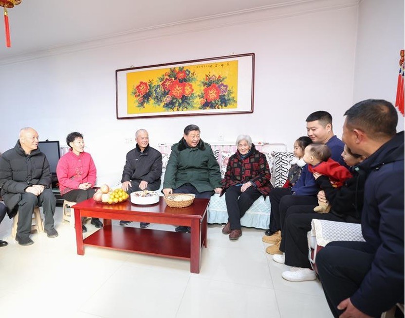 Tổng Bí thư Trung Quốc Tập Cận Bình đến thành phố Hồ Lô Đảo tỉnh Liêu Ninh thăm hỏi người dân bị thiên tai