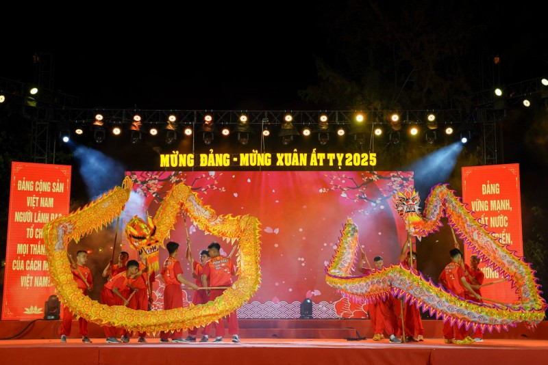 Chương trình nghệ thuật “Mừng Đảng, mừng Xuân” diễn ra tại nhiều địa phương