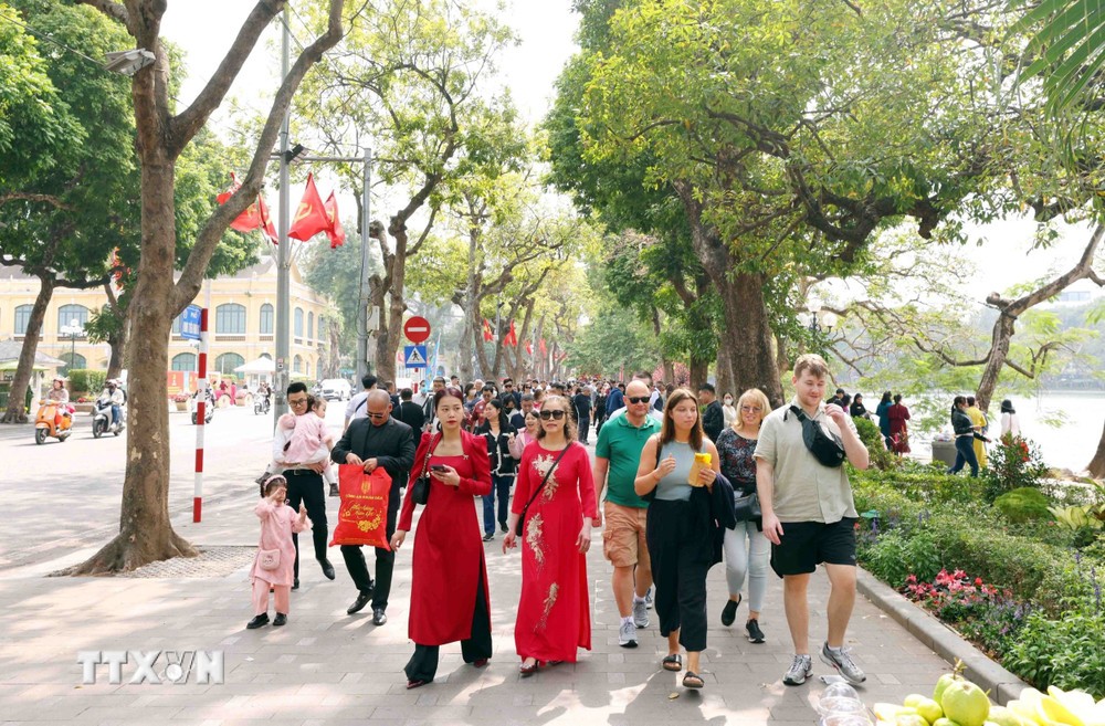 Người dân trên mọi miền đất nước vui Tết, du Xuân Du xuân ở khắp mọi miền đất nước