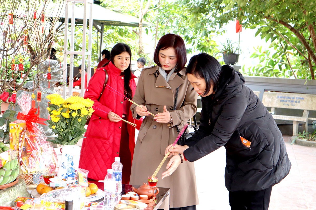 Người dân trên mọi miền đất nước vui Tết, du Xuân Du xuân ở khắp mọi miền đất nước