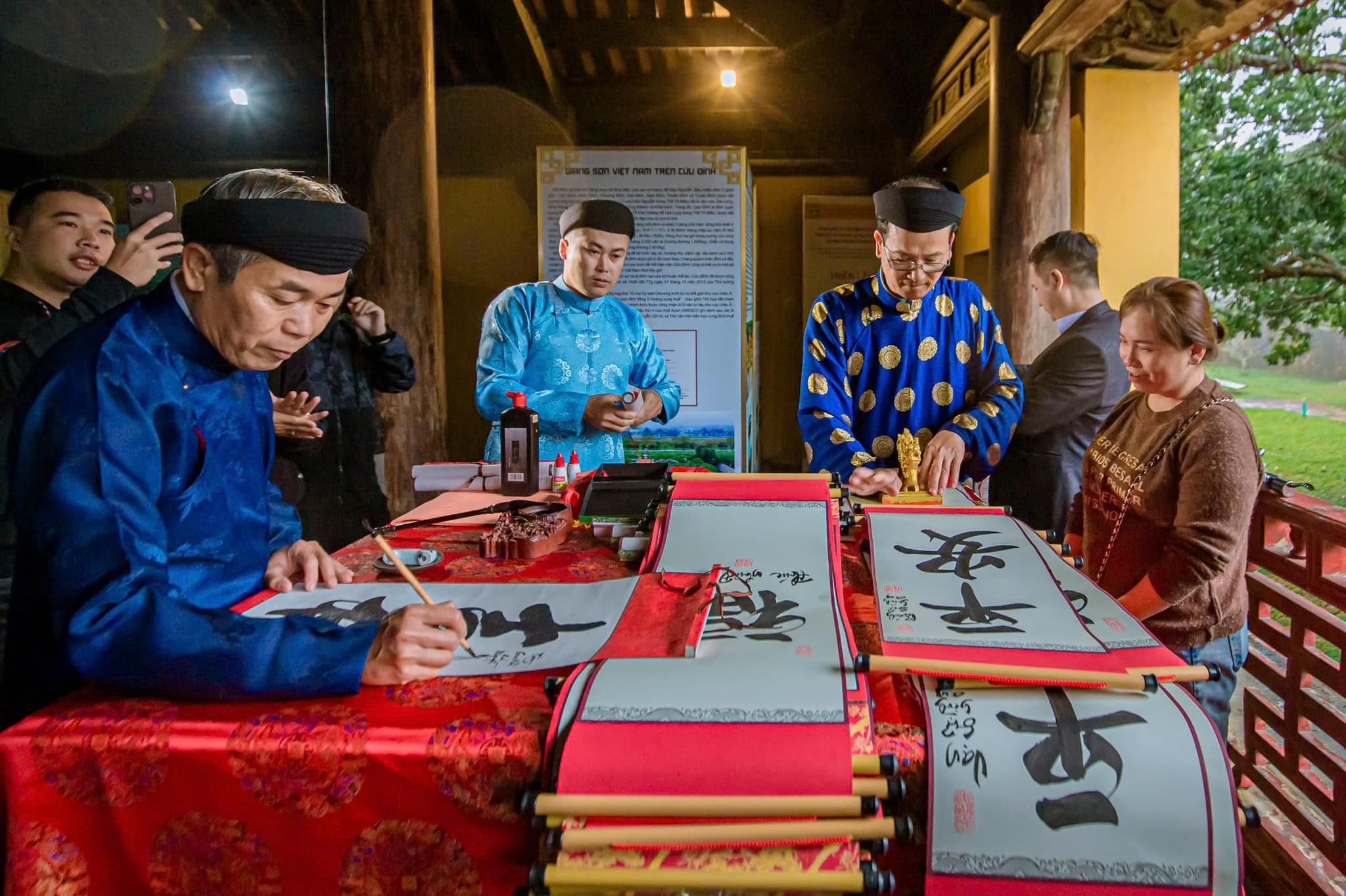 [Ảnh] Tái hiện lễ hạ nêu, khai ấn trong cung đình Huế