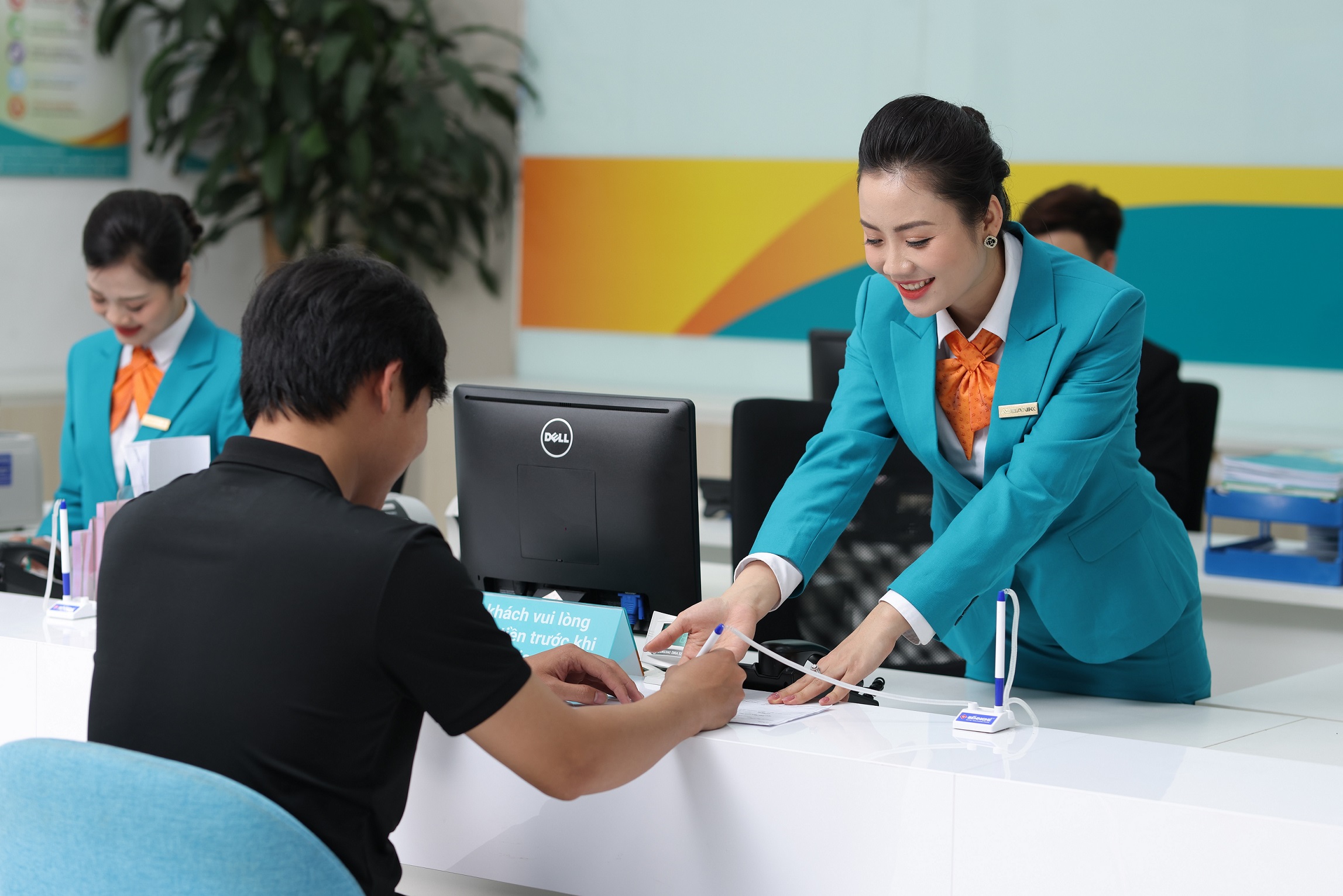 Tín dụng gần như đi ngang, ABBank hoàn thành 79,5% kế hoạch lợi nhuận năm