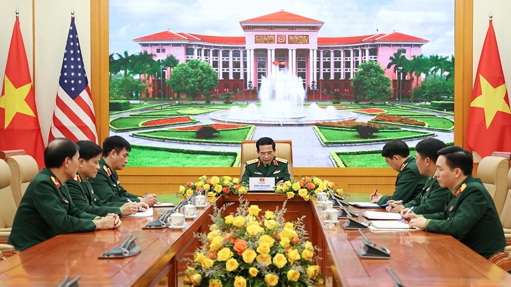 Bộ trưởng Quốc phòng Việt Nam - Hoa Kỳ điện đàm, thúc đẩy hợp tác song phương