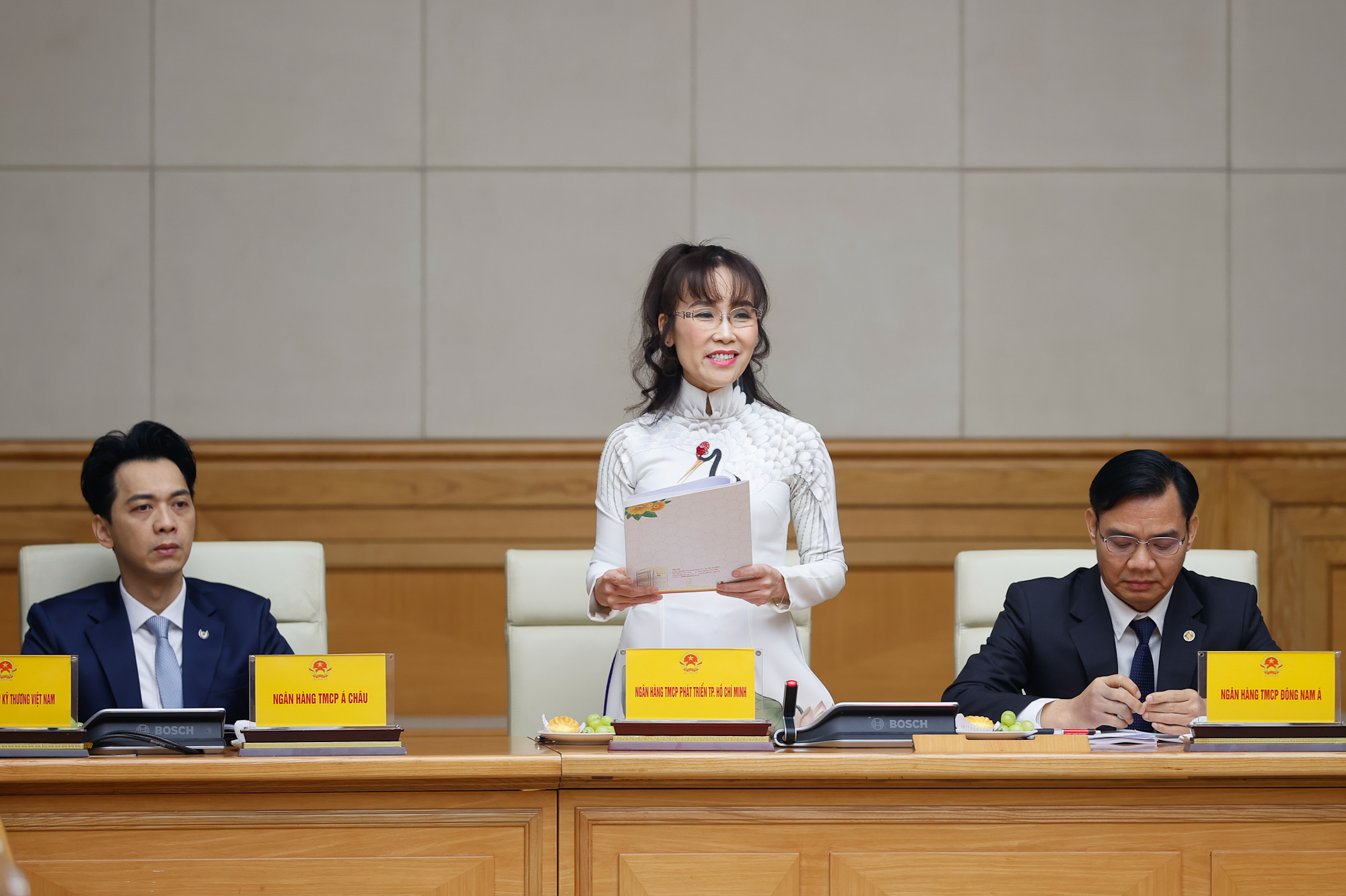 Các ngân hàng kiến nghị gì với Chính phủ?