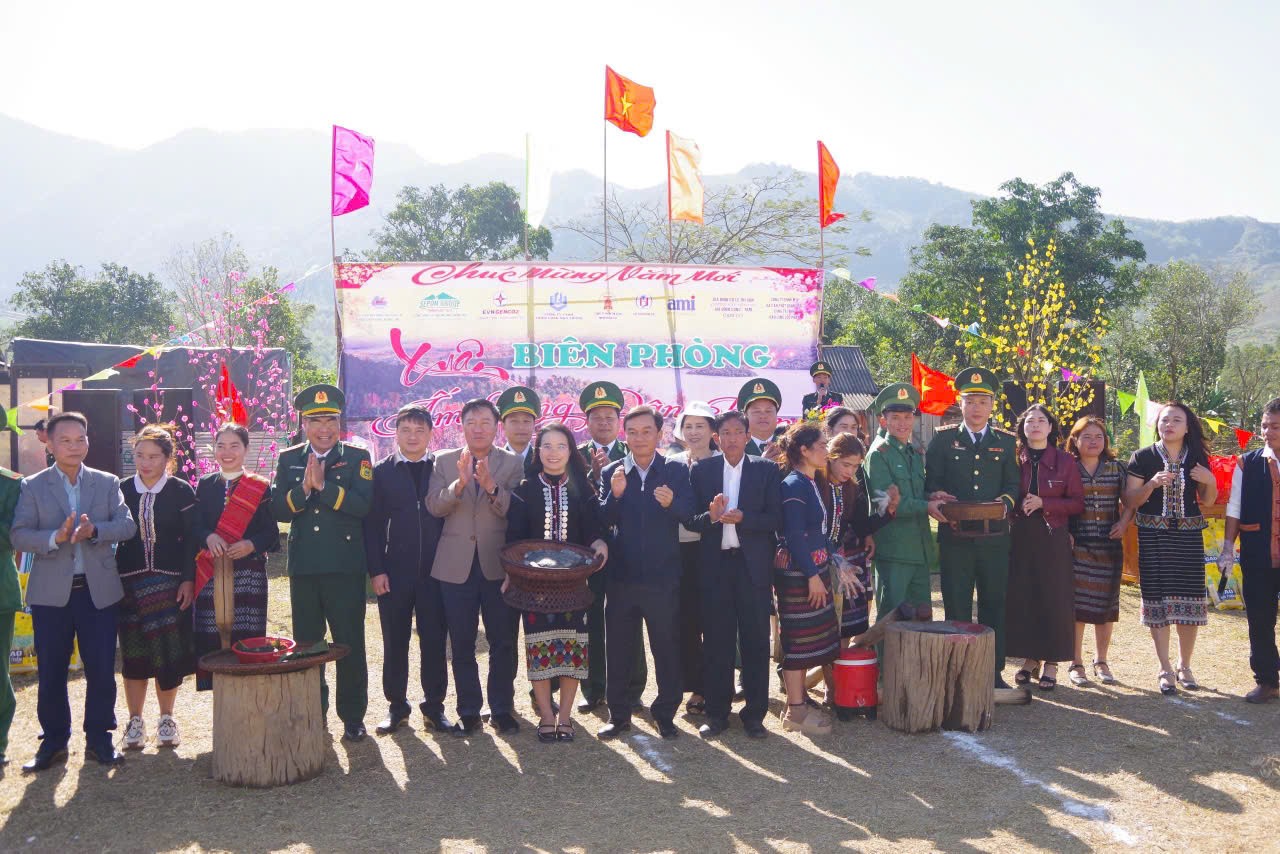 Điểm tựa nơi biên giới Việt - Lào