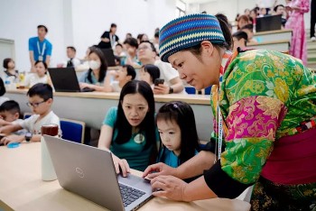 An toàn trên môi trường mạng cho trẻ em: đồng hành từ gia đình đến nhà trường