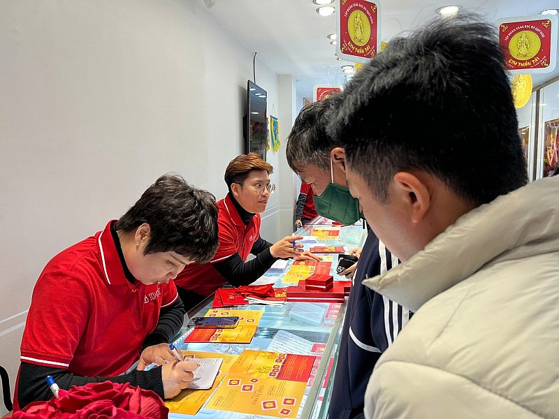 Vàng SJC giảm giá sáng đầu tuần