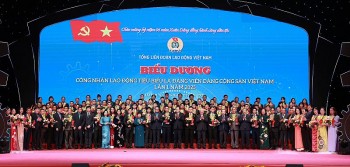 Biểu dương 95 gương sáng đảng viên là công nhân tiêu biểu