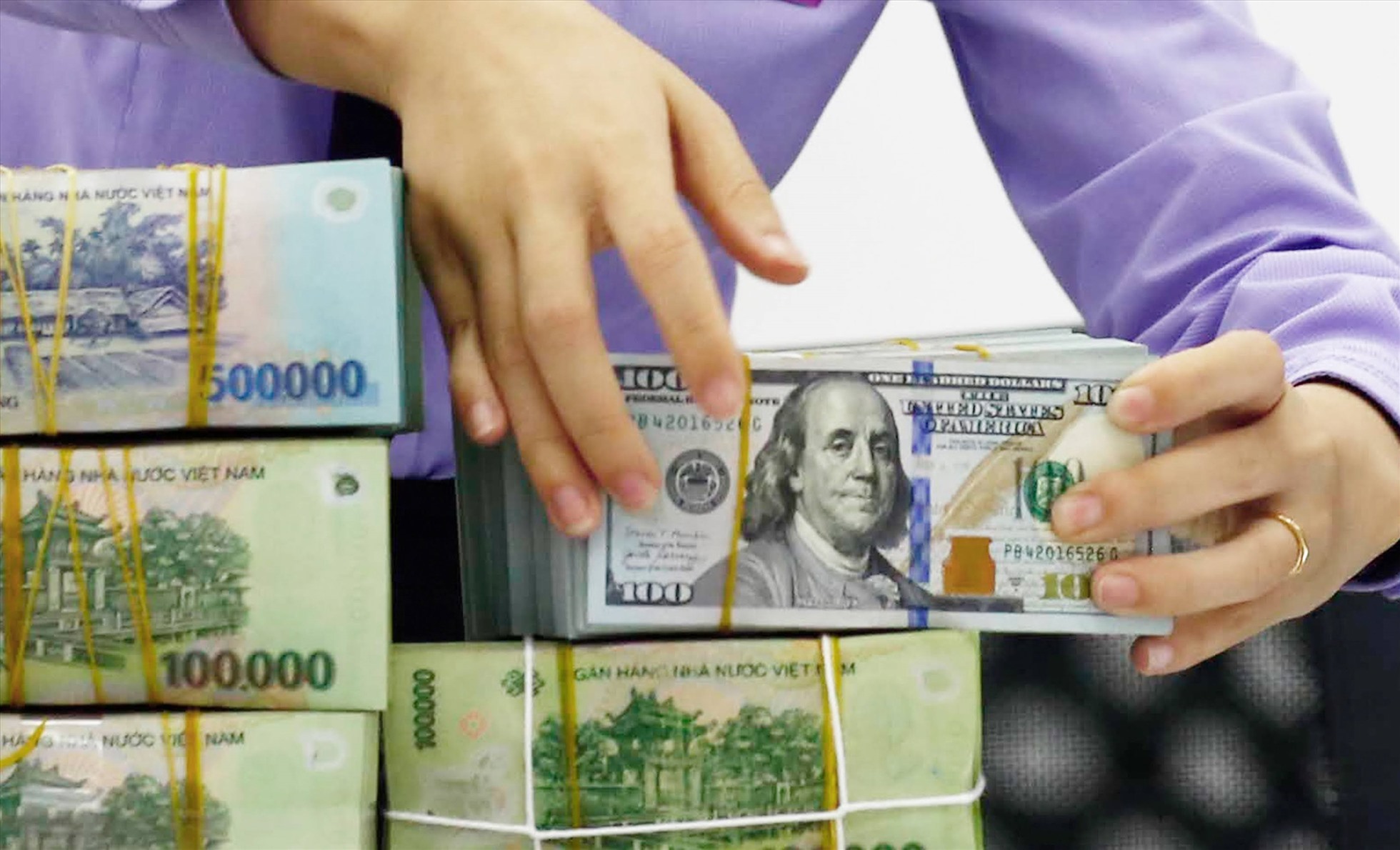 Nhiều thách thức trong cuộc đua huy động vốn giá rẻ của ngân hàng