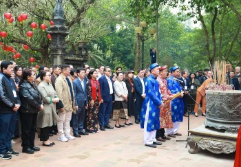 Hơn 400 đại biểu quốc tế tham gia Du xuân hữu nghị 2025 tại Hà Nội