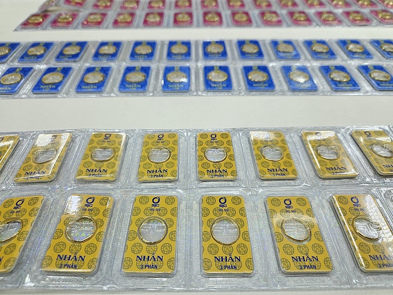 Giá vàng trong nước và USD ngân hàng đồng loạt tăng
