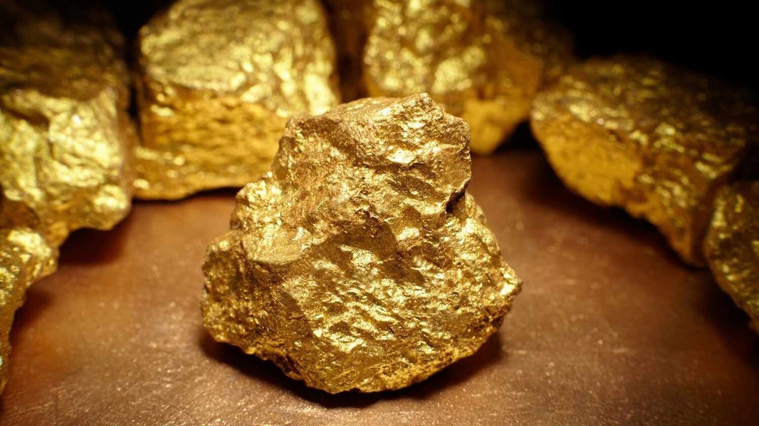 Giá vàng hướng tới 3000 USD: khó khăn mới từ thị trường Mỹ