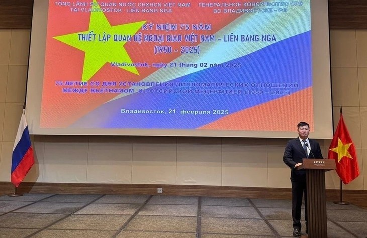 Tổng Lãnh sự Việt Nam tại Vladivostok Nguyễn Đăng Hiền phát biểu tại buổi lễ. Ảnh: TTXVN