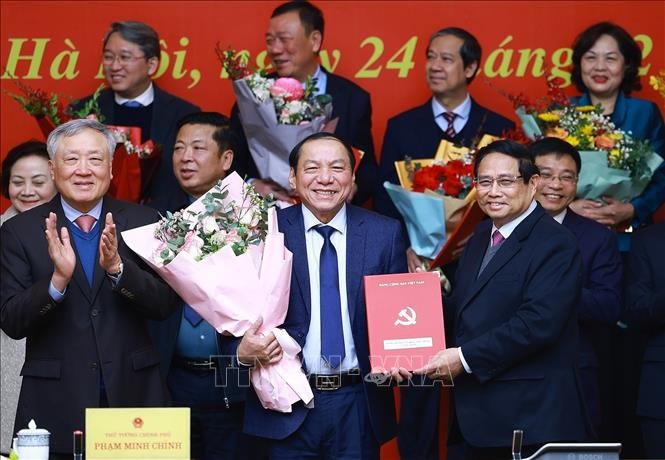 Thủ tướng Phạm Minh Chính trao quyết định thành lập 15 đảng bộ thuộc Đảng ủy Chính phủ