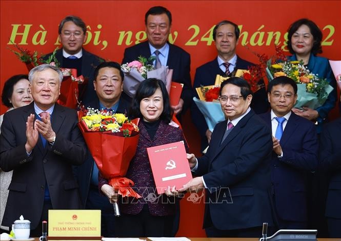 Thủ tướng Phạm Minh Chính trao quyết định thành lập 15 đảng bộ thuộc Đảng ủy Chính phủ