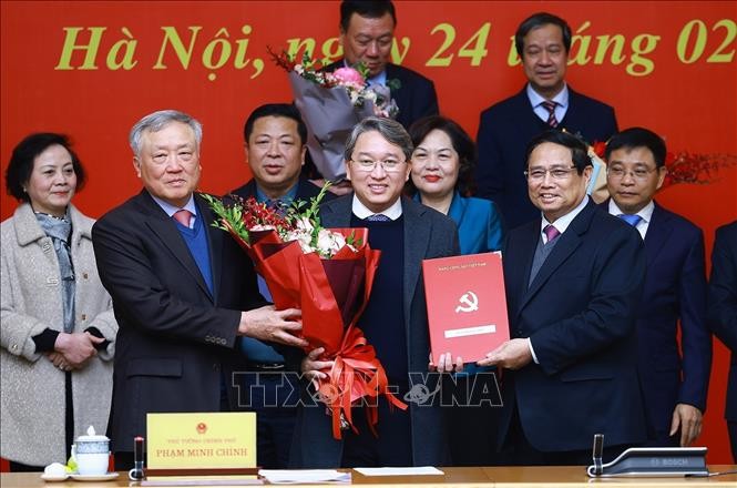 Thủ tướng Phạm Minh Chính trao quyết định thành lập 15 đảng bộ thuộc Đảng ủy Chính phủ