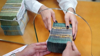 Thủ tướng chỉ đạo thanh tra các ngân hàng tăng lãi suất huy động