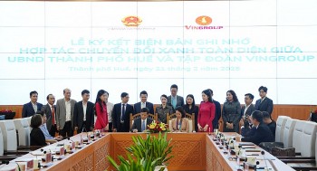 Uỷ ban Nhân dân Thành phố Huế và Tập đoàn Vingroup ký kết hợp tác toàn diện về chuyển đổi xanh, phát triển bền vững