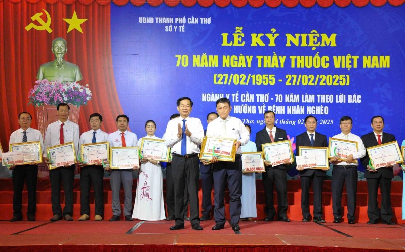 Lần đầu tiên TP Cần Thơ trao giải thưởng “Thành tựu y khoa”
