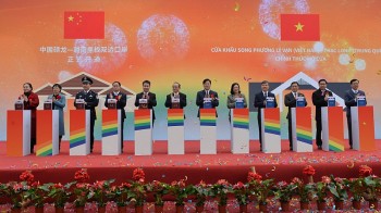 thong quan cua khau song phuong ly van viet nam thac long trung quoc