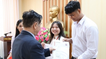 20 sinh vien tay nguyen duoc nhan hoc bong hessen duc