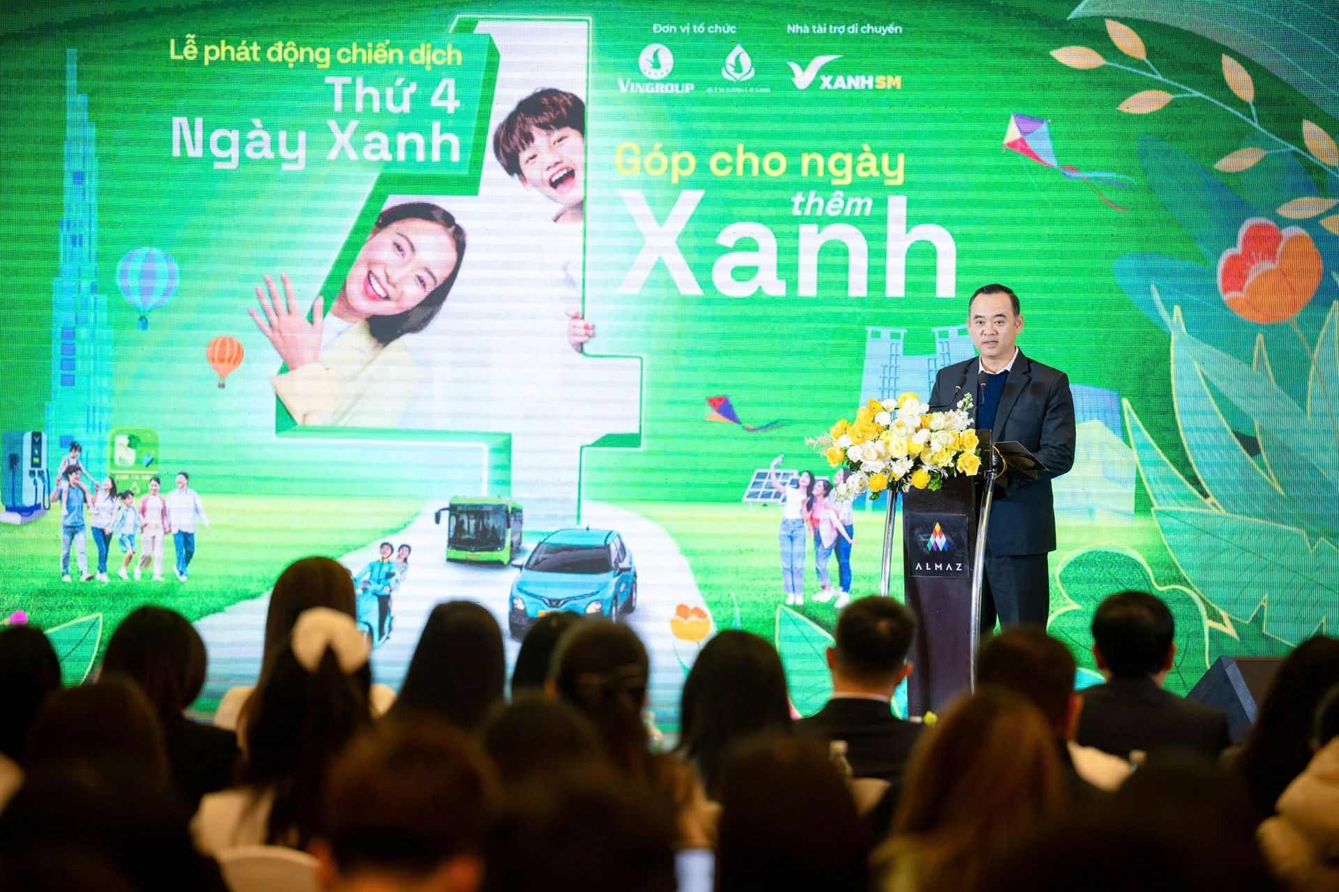 TS. Trần Nam Tú – Phó Vụ trưởng phụ trách Vụ Khoa học Công nghệ và Môi trường – Bộ Giáo dục & Đào tạo chia sẻ về những kinh nghiệm triển khai việc giáo dục và hình thành thói quen sống xanh, bảo vệ môi trường trong học đường và cộng đồng tại buổi lễ phát động