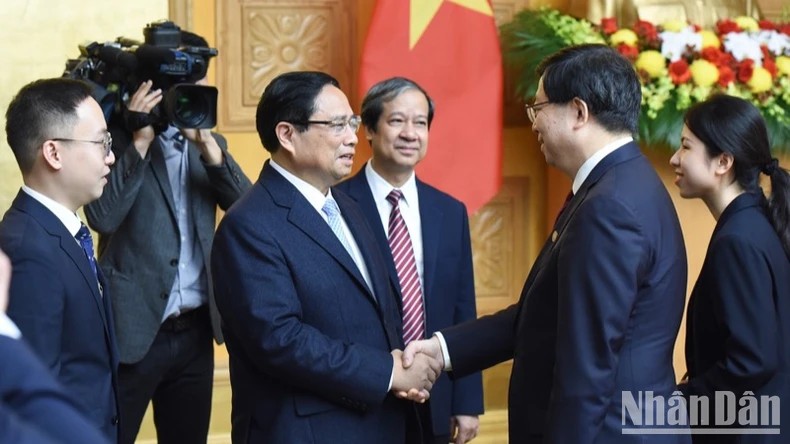 Trao tặng Danh hiệu “Giáo sư danh dự&quot; Đại học Thanh Hoa cho Thủ tướng Chính phủ Phạm Minh Chính