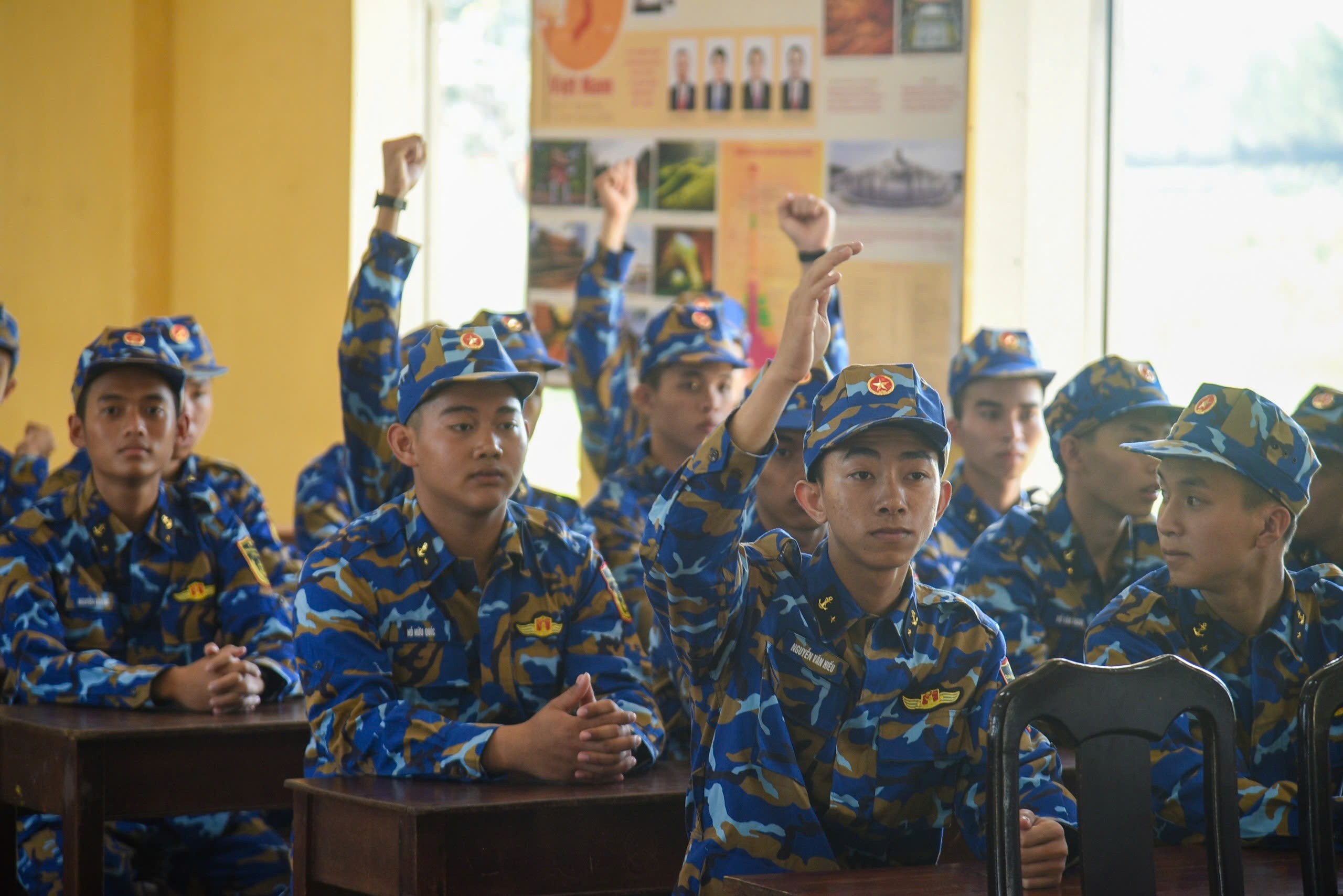 Một ngày của "lính mới" Hải quân như thế nào?