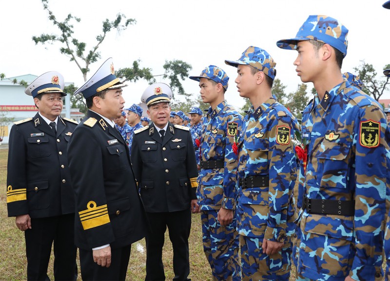 Hành trình một ngày của "lính mới" Hải quân