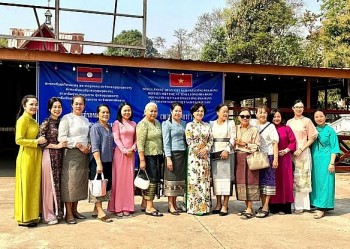 Phụ nữ Việt Nam - Lào tổ chức hoạt động thiện nguyện kỉ niệm ngày 8/3
