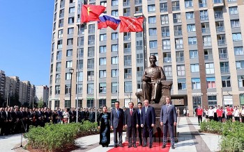 quang truong o thanh pho saint petersburg lien bang nga mang ten ho chi minh