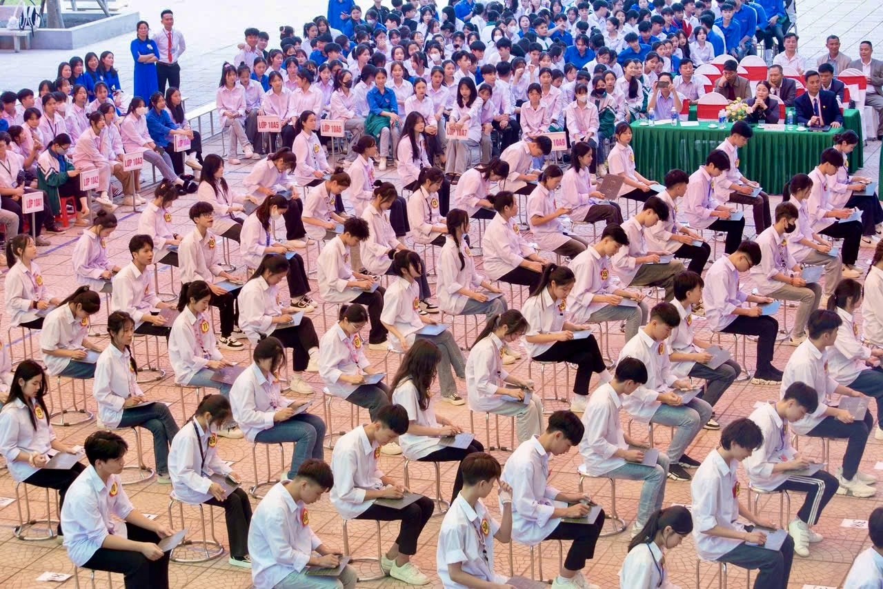 Giáo dục sức khoẻ sinh sản: Hành trang vững chắc cho tuổi vị thành niên