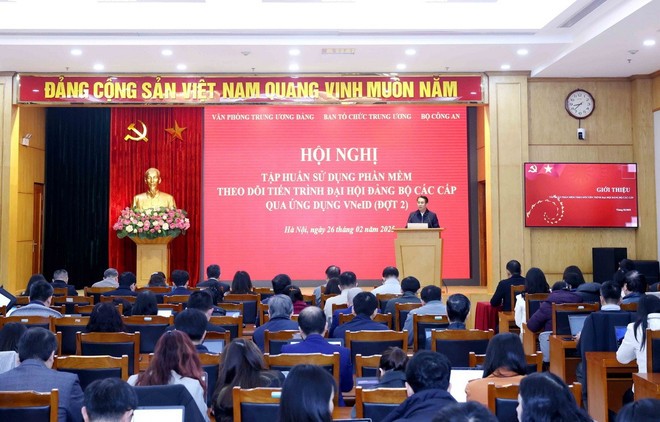 Tập huấn sử dụng phần mềm theo dõi tiến trình đại hội Đảng bộ các cấp