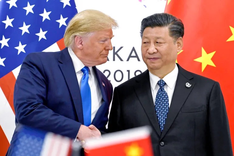 Tổng thống Hoa Kỳ Donald Trump bắt tay Chủ tịch Trung Quốc Tập Cận Bình trong cuộc gặp bên lề hội nghị thượng đỉnh G20 tại Osaka, Nhật Bản, vào ngày 29 tháng 6 năm 2019