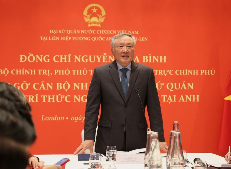 Phát huy vai trò của Hội trí thức người Việt Nam tại Anh trong xây dựng các trung tâm tài chính quốc tế tại Việt Nam
