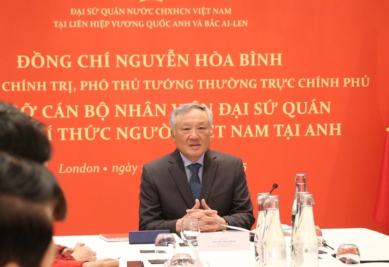 Phát huy vai trò của Hội trí thức người Việt Nam tại Anh trong xây dựng các trung tâm tài chính quốc tế tại Việt Nam
