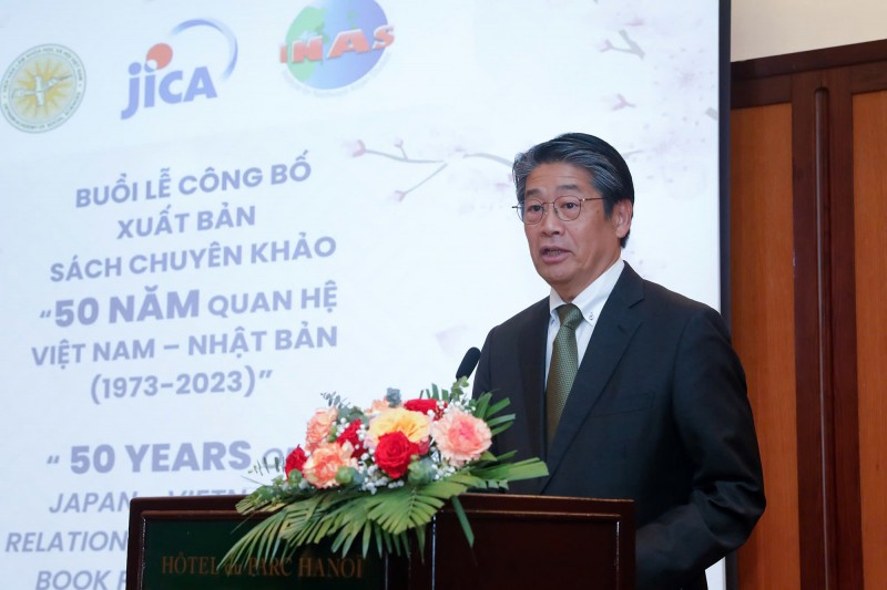 Ra mắt cuốn sách 