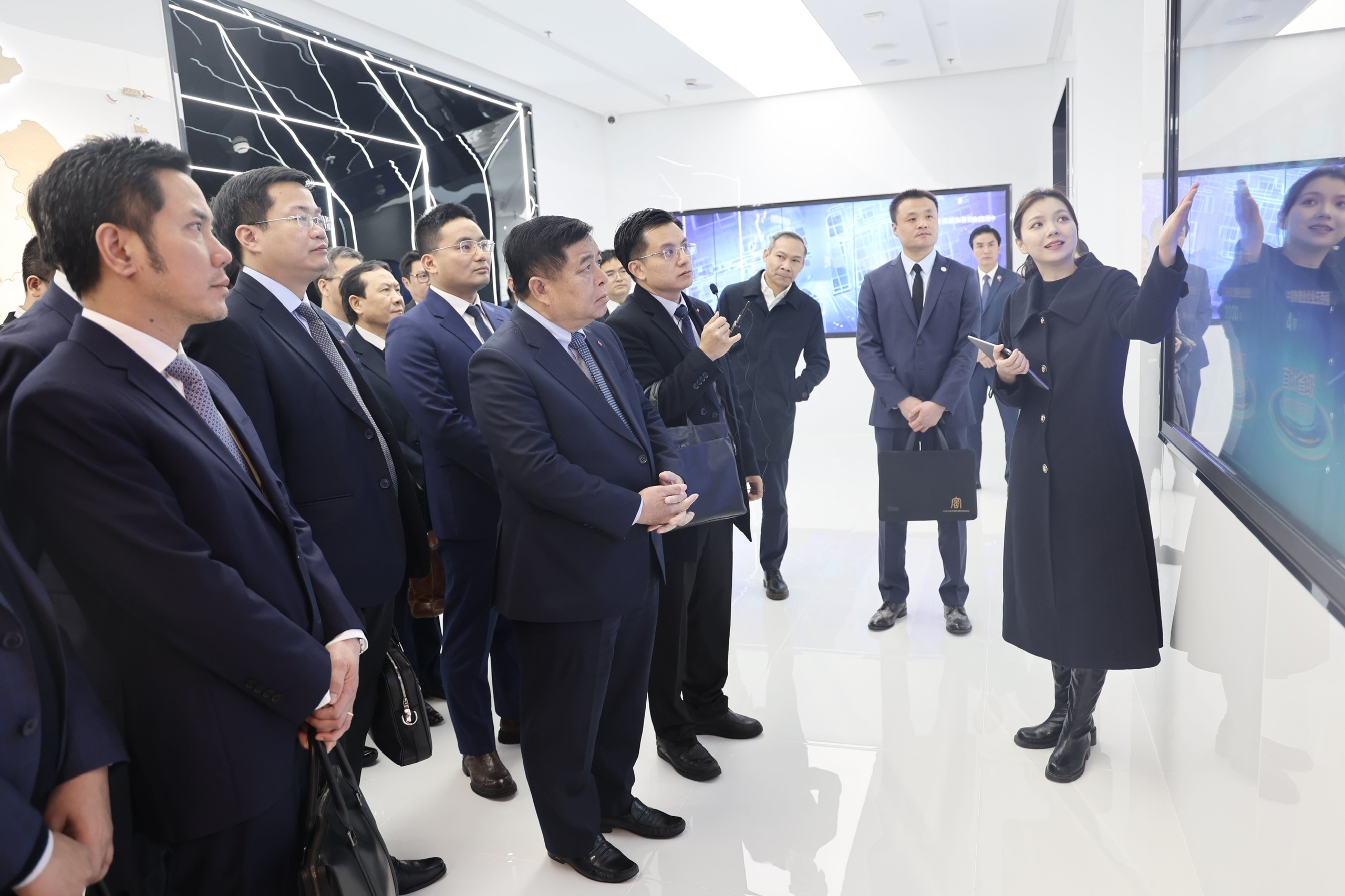 Tăng cường trao đổi, học tập kinh nghiệm của Trung Quốc về đẩy mạnh phát triển kinh tế tư nhân