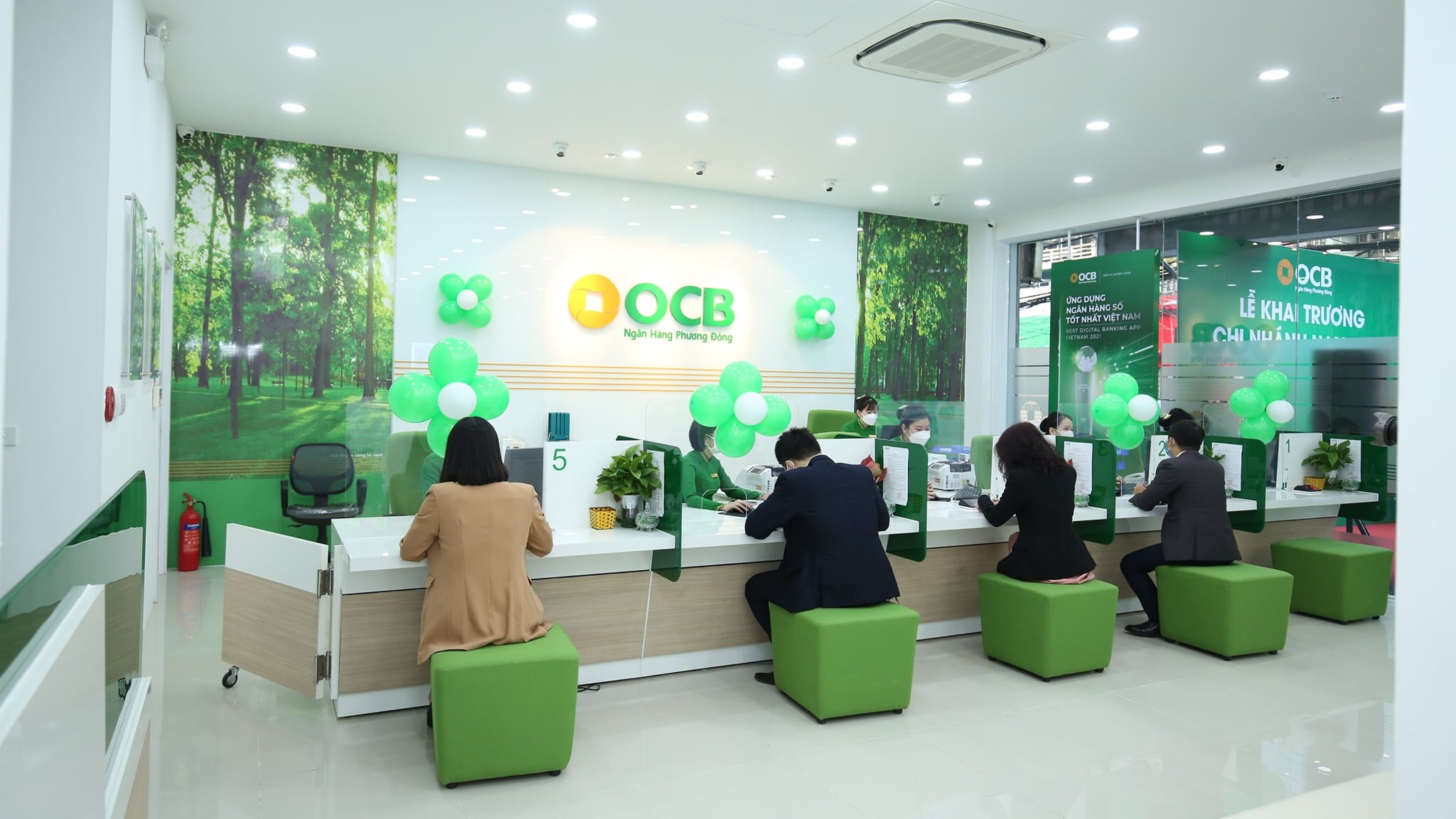 Hai con gái của Chủ tịch OCB muốn bán 3,86% vốn ngân hàng