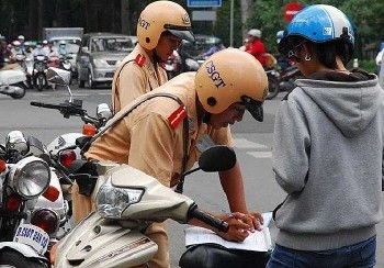 Lỗi vượt đèn vàng có bị phạt không? Mức phạt mới nhất năm 2025