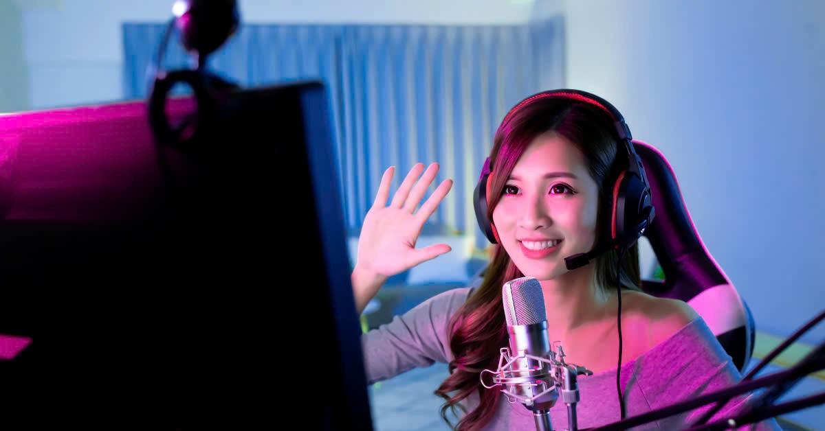 Cuộc sống đằng sau màn hình máy tính của nữ streamer