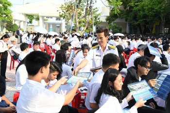 hon 4000 nguoi tai kien giang nghe thong tin tuyen truyen ve bien dao