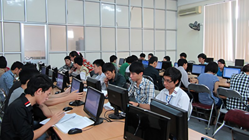 Cấp lại giấy phép lái xe: Có cần thi lý thuyết không?