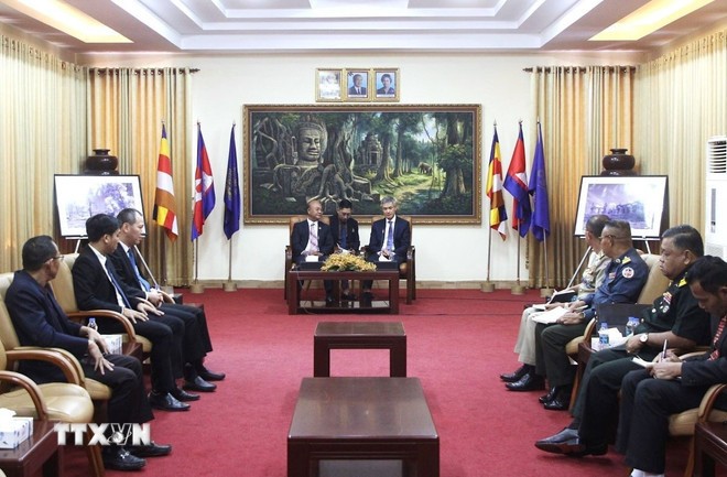 Hỗ trợ, chia sẻ khó khăn với bà con gốc Việt ở Tây Bắc Campuchia