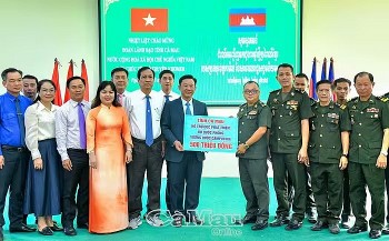 Các đoàn công tác Việt Nam thăm, chúc tết, tặng quà tại Campuchia