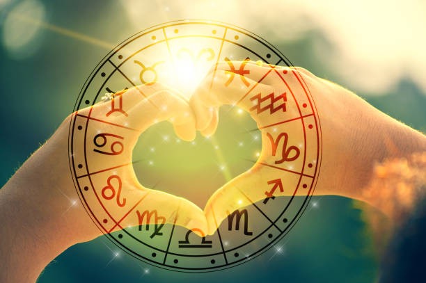 Top 3 cung hoàng đạo tiền tiêu rủng rỉnh ngày 28/3/2025