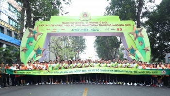 Sôi nổi Ngày chạy Olympic - Vì an ninh Tổ quốc tại Hà Nội