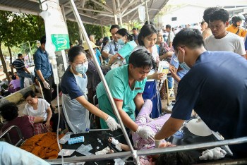 Thế giới chung tay hỗ trợ Myanmar và Thái Lan sau động đất