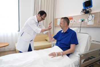 Tại sao Vinmec là điểm đến y tế hàng đầu cho người Anh, Pháp, Úc?